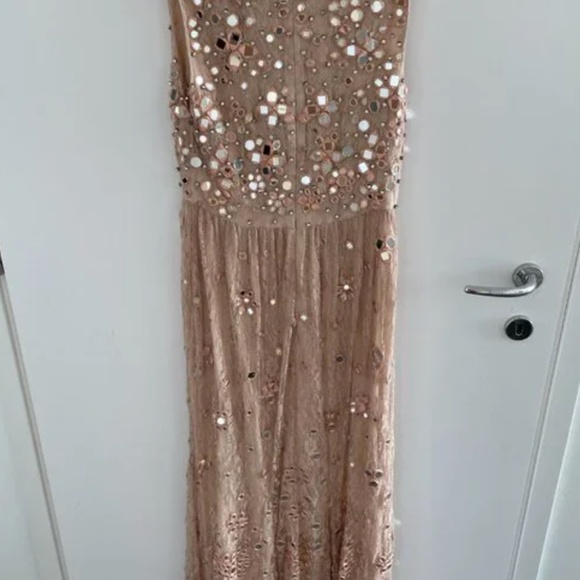 Alice + Olivia hand embelished light pink gown - Picture 4 of 5